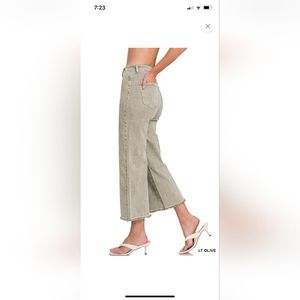 Zenana cropped high rise olive green